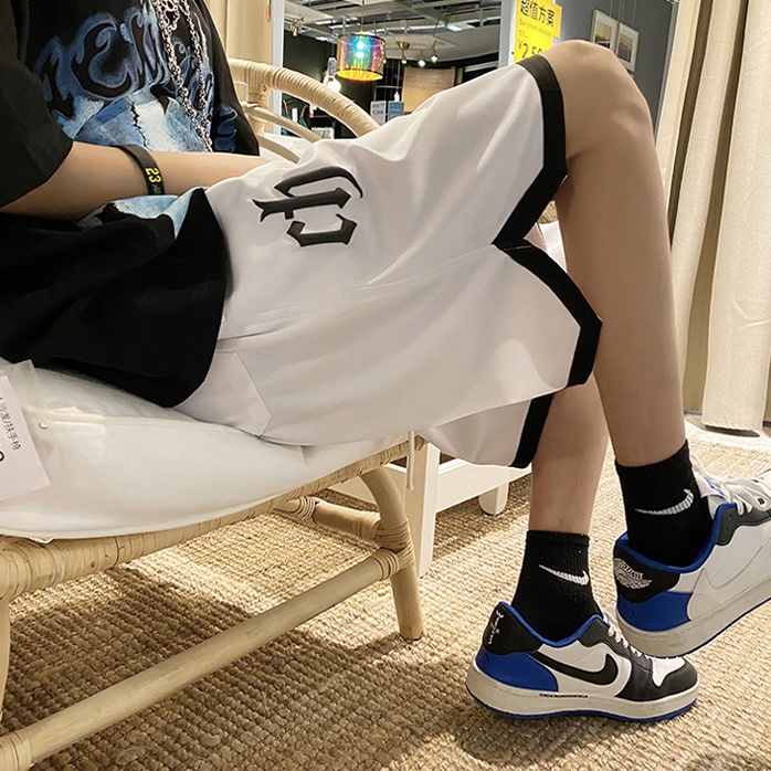 Quần đùi nam hình thêu nổi CH, Chất Vải co giãn Mềm Mại, Quần short unisex nam nữ đều mặc được – Monlyshop785