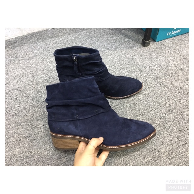 Bốt hiệu Tẩmis xuất Đức