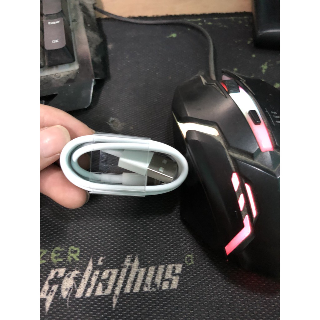 Máy hút mụn siêu sạch (tặng bộ nặn mụn + dây sạc điện thoại) | BigBuy360 - bigbuy360.vn