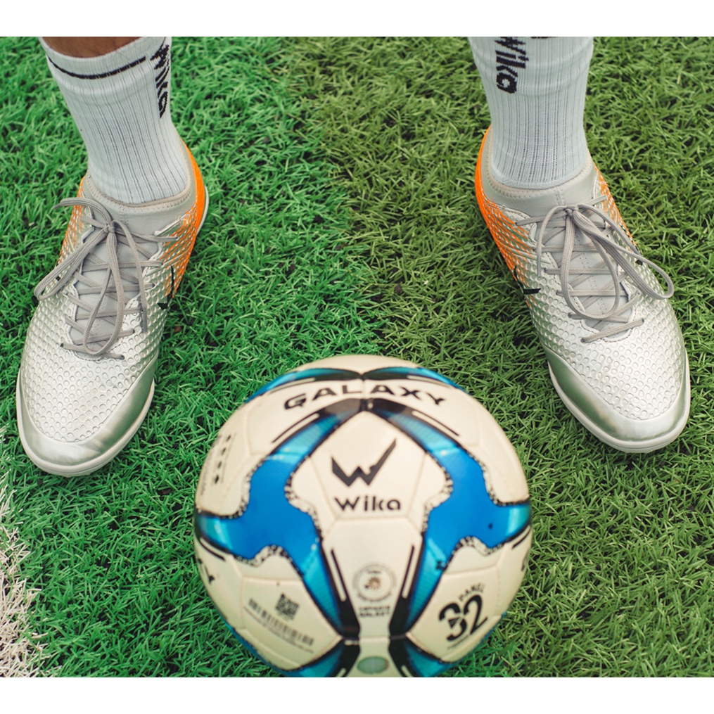Giày Bóng Đá Nam Wika Flash Sân Cỏ Nhân Tạo Chính Hãng Chất Da Chống Bong Mềm Dẻo Khi Đi Không Đau Ôm Chân Bảo Vệ Gót