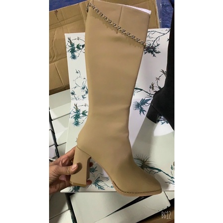 giày boots nữ bốt cổ cao gót vuông 9cm quai dây xích gối da mềm cao cấp (fullbox loại 1)