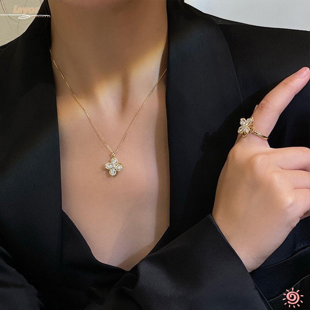 Dây Chuyền Mạ Bạc 925 Mặt Cỏ Bốn Lá Dạng Xoay Chất Lượng Cao