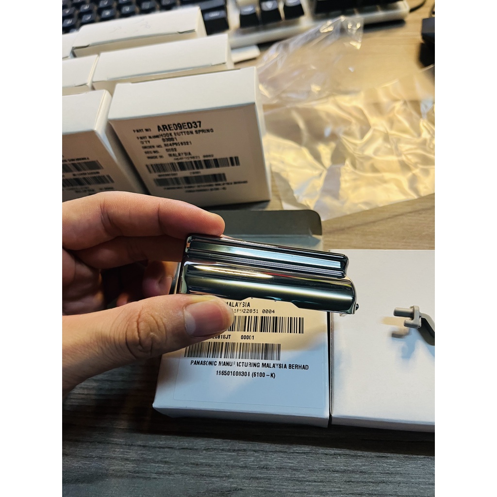 Lẫy khoá nồi cơm điện Panasonic SR - ZG185 và SR - ZS185 , SR- ZX185 phân phối chính hãng