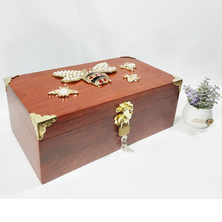 Hộp trang sức đính ong vàng - làm từ gỗ hương cao cấp có khóa mini