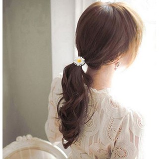 Buộc tóc hoa cúc xinh yêu lắm ạ