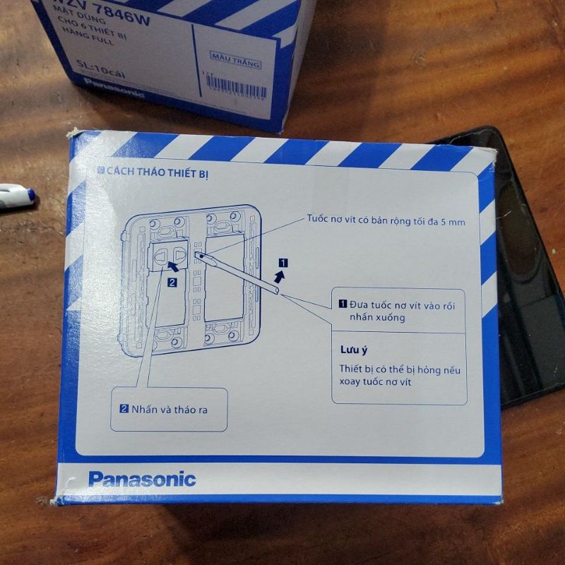 Mặt dùng cho 4 thiết bị - PANASONIC Full  - WZV 7844W - CHÍNH HÃNG