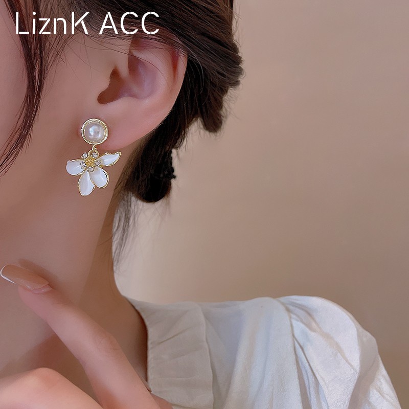 Bông Tai Mạ Bạc 925 Hình Hoa Đính Ngọc Trai Độc Đáo Thời Trang Mùa Hè Hàn Quốc 2022