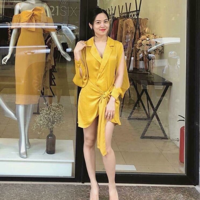 Đầm vang cot eo