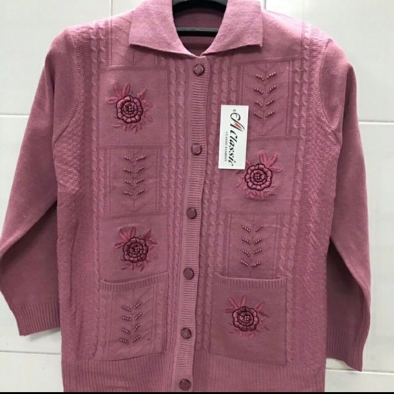 Áo len Quảng Châu với chất liệu len dệt kim