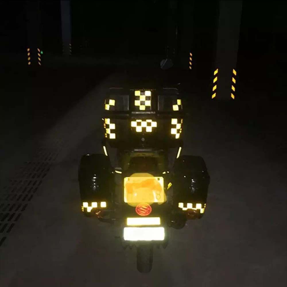 Miếng Dán Phản Quang Cảnh Báo An Toàn Cho Xe Hơi