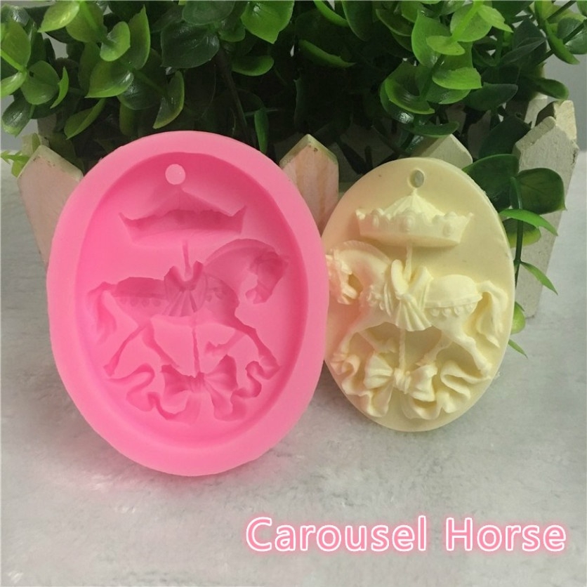 Khuôn Silicone Làm Bánh Tạo Hình Ngựa Gỗ Độc Đáo Tiện Dụng