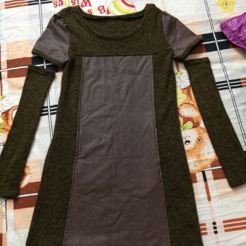 Tặng áo len size S