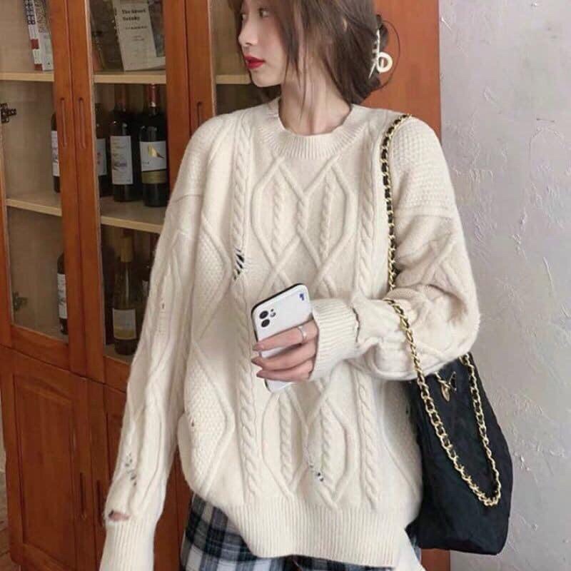 Áo len rách cá tính