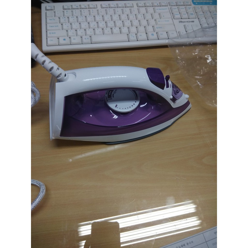 Bàn ủi hơi nước Philips GC1426 Violet