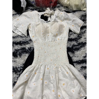 Đầm body hoa cúc