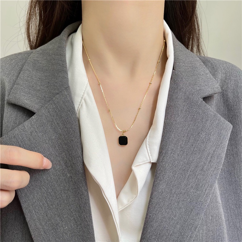 Vòng cổ Mặt Vuông Màu Đen Thiết Kế Đơn Giản