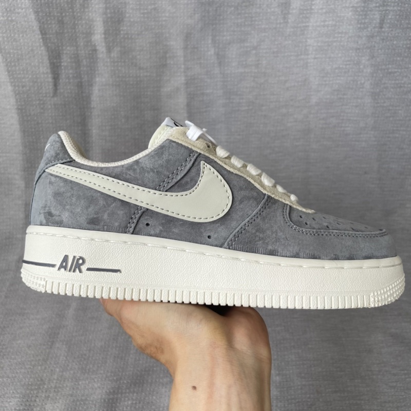 Af1 xám lông chuột da lộn SC, full box bill ảnh thật tự chụp, đế khâu chỉ đỏ