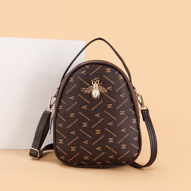 Túi Da Đeo Chéo In Chữ Chuwanglin