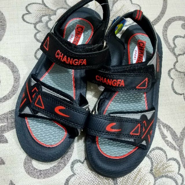 Xăng đan size 34-36.