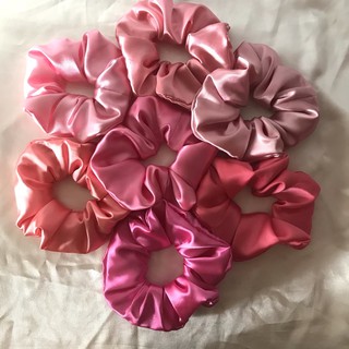 Cột tóc scrunchies trơn hồng