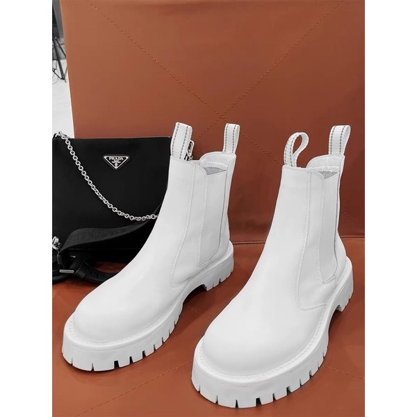 Boot nam trắng siêu phẩm 2022