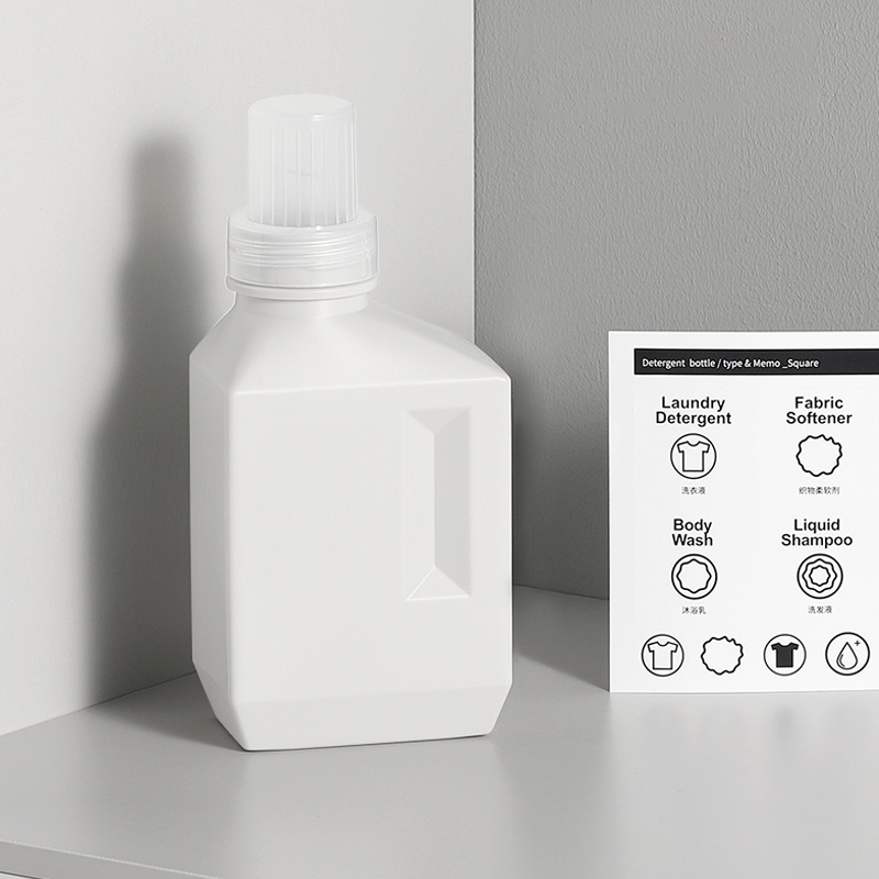 Bình nhựa SUAKE rỗng đựng dầu gội có thể chăm đầy lại