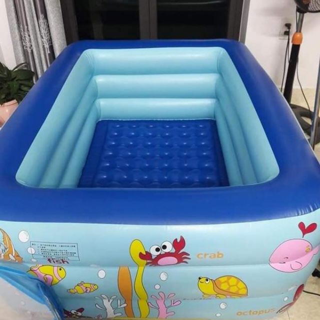 Bể bơi đủ kích thước cho bé