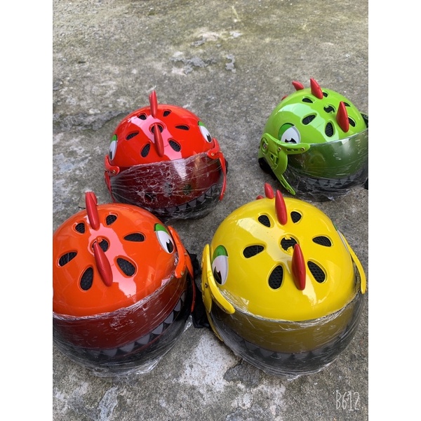 Mũ bảo hiểm khủng long có kính chắn cho bé trai bé gái siêu cute