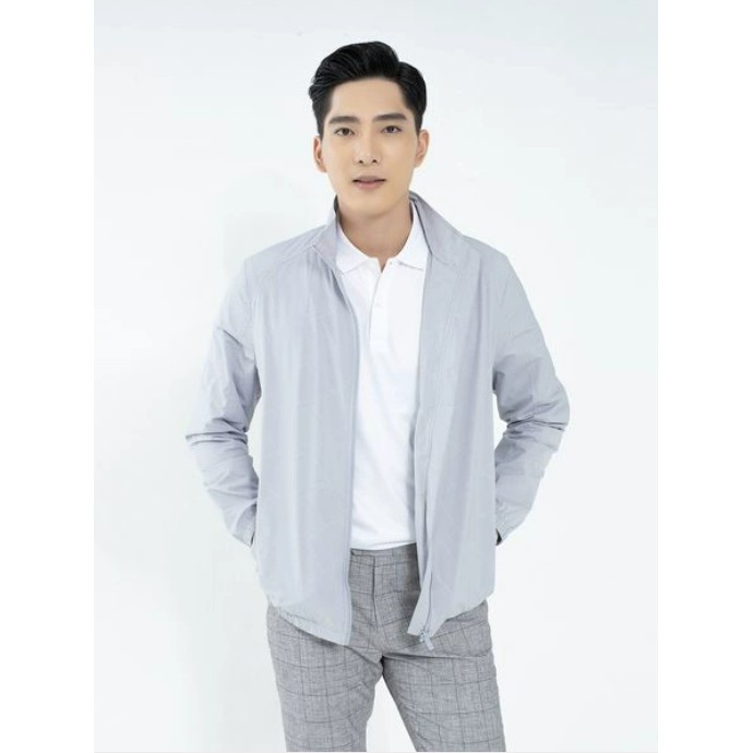 Áo khoác gió nam Aristino Emboss màu xanh xám đen chống thấm nước chính hãng AJK002W1