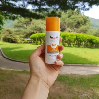 Kem chống nắng Eucerin oil control spf 50+