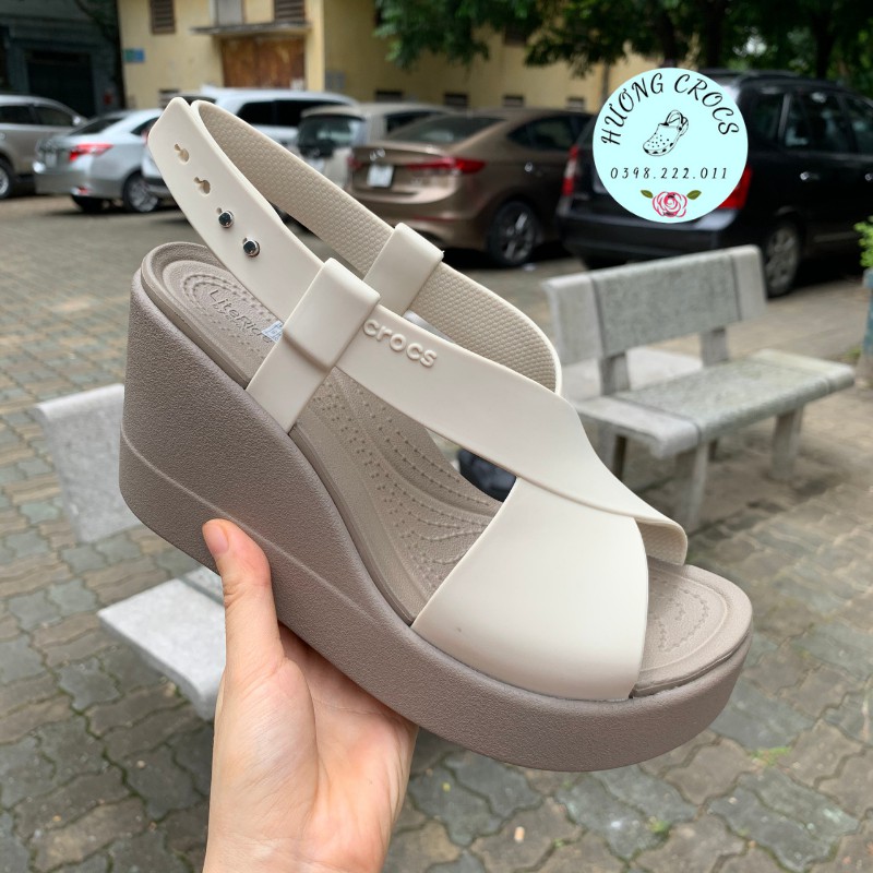 Sandal Cross Brooklyn high màu trắng, cao gót 9p chống trơn trượt, không xẹp lún, êm mềm nhẹ cho nữ