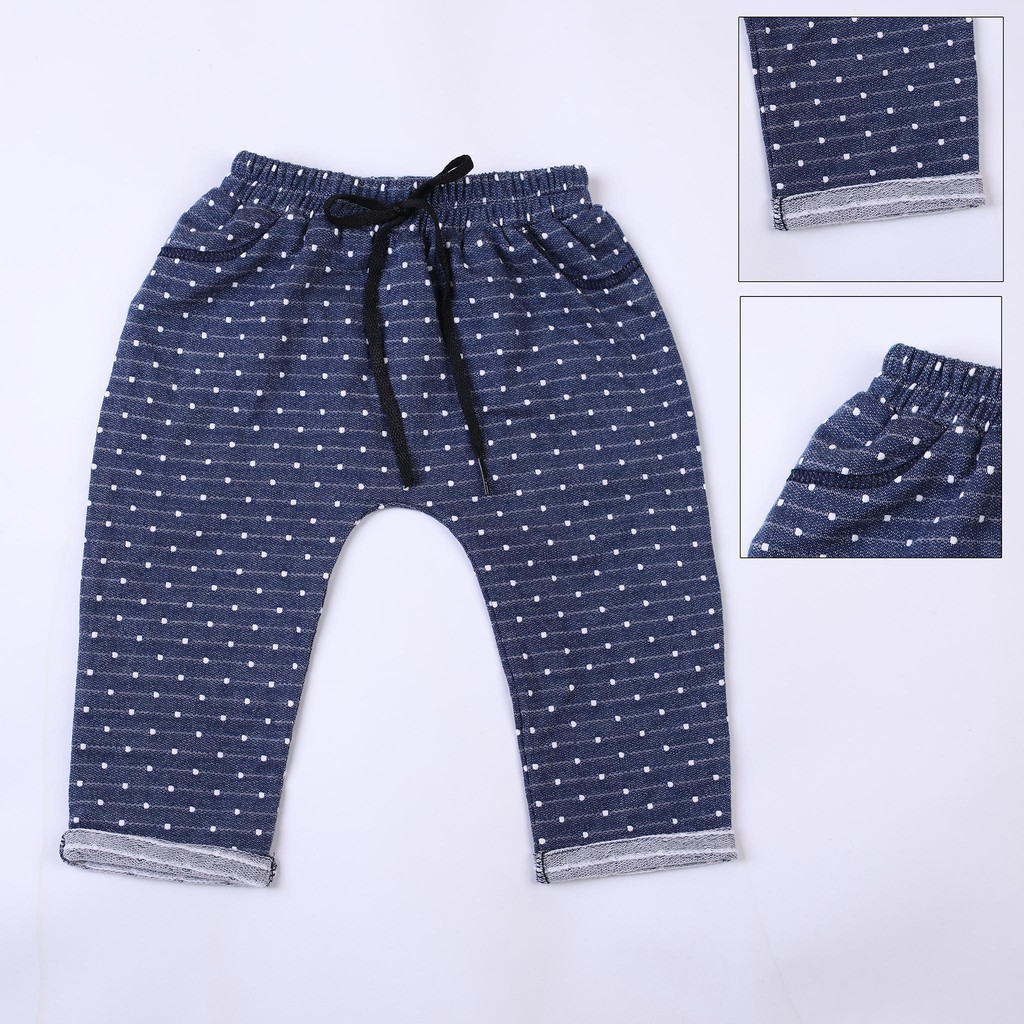 Quần nỉ dài bo gấu bé trai đũng tròn size 1-5T, cho bạn từ 9-18kg. Chất nỉ da cá dày dặn, đanh tay. Hình in đẹp, dễ phối