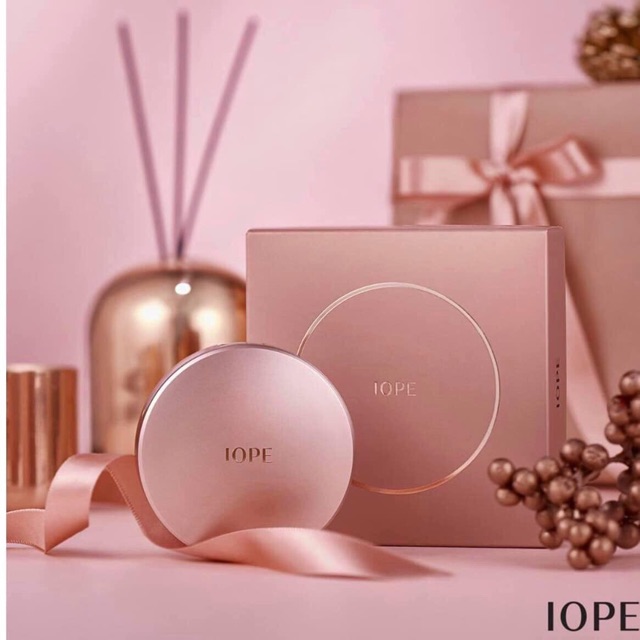 IOPE- cushion Natural Glow Vip Special