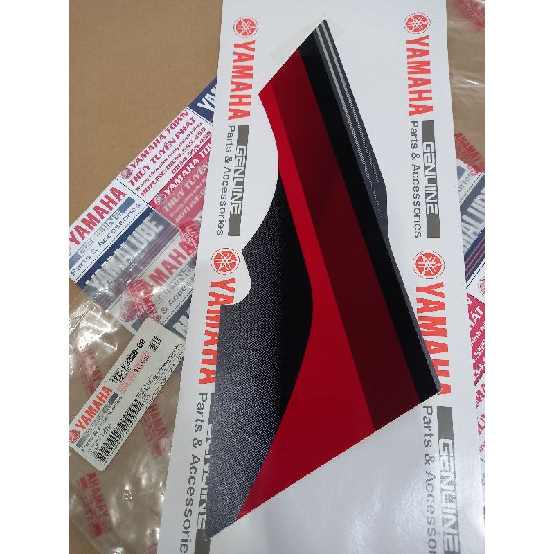 Tem 8 xe đỏ 0121 SIRIUS FI chính hãng yamaha 1FCF83GB0000