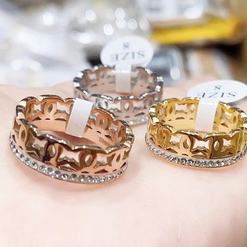 Nhẫn Hoa Văn Đính Đá Nhân Tạo Vòng Quanh Titan Ko Đen TT 4314