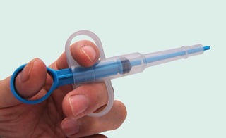 Dụng cụ đút thuốc cho cún mèo