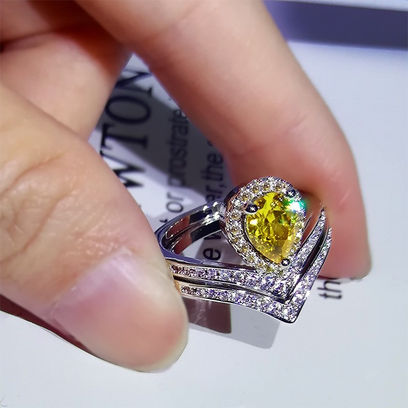 Nhẫn Nữ Mạ Bạch Kim Đính Đá Topaz Sang Trọng