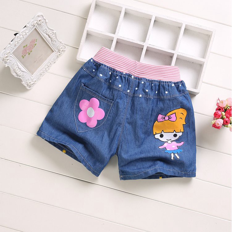 Quần Short Jeans In Hình Chuột Mickey Dành Cho Bé Gái