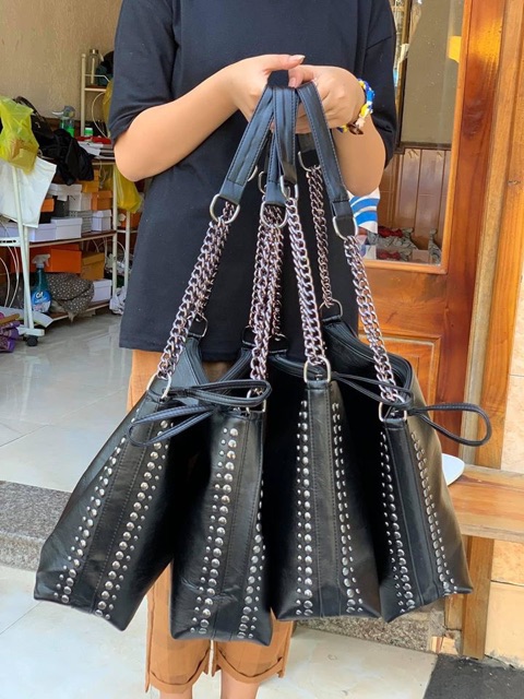 TÚI BA GANG VIỀN ĐINH kích thước 25x20cm | BigBuy360 - bigbuy360.vn