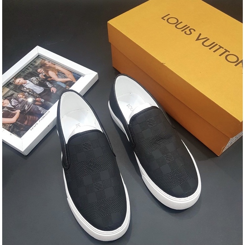 Giầy sục thời trang nam có hoạ tiết thêu, Giầy slip on phong cách giới trẻ btshop từ 38 đến 42