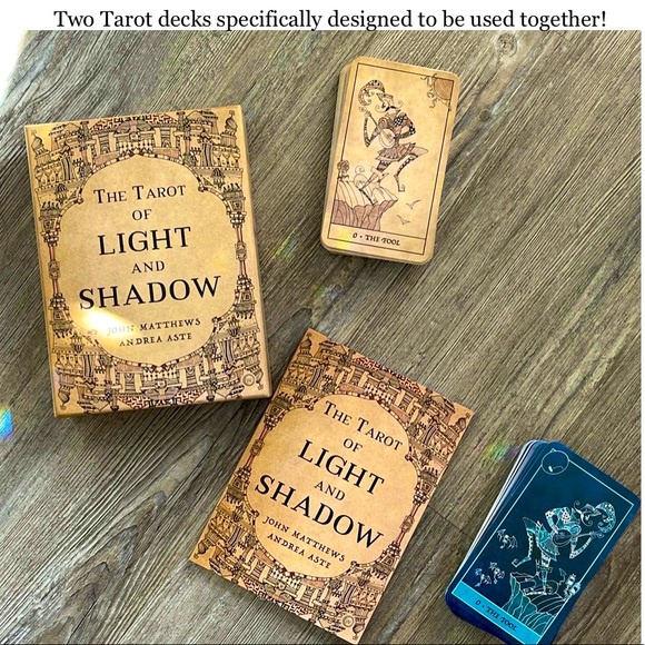 Bài The tarot Of Light and Shadow