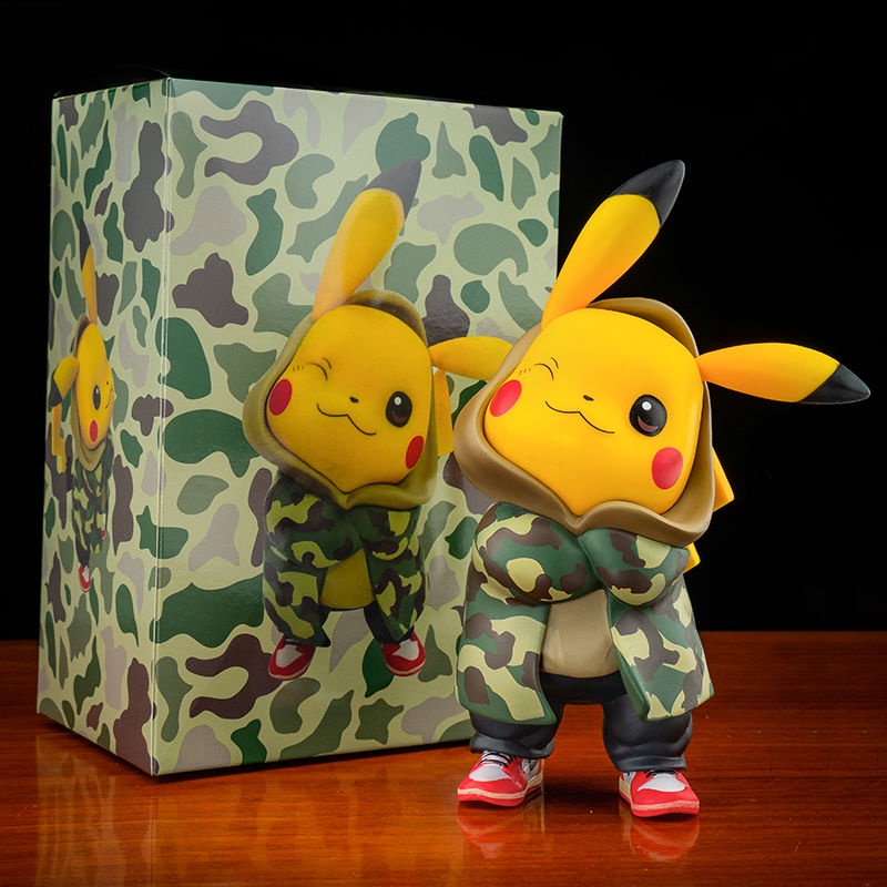 Mô Hình Pikachu Mặc Trang Phục Họa Tiết Rằn Ri Độc Đáo