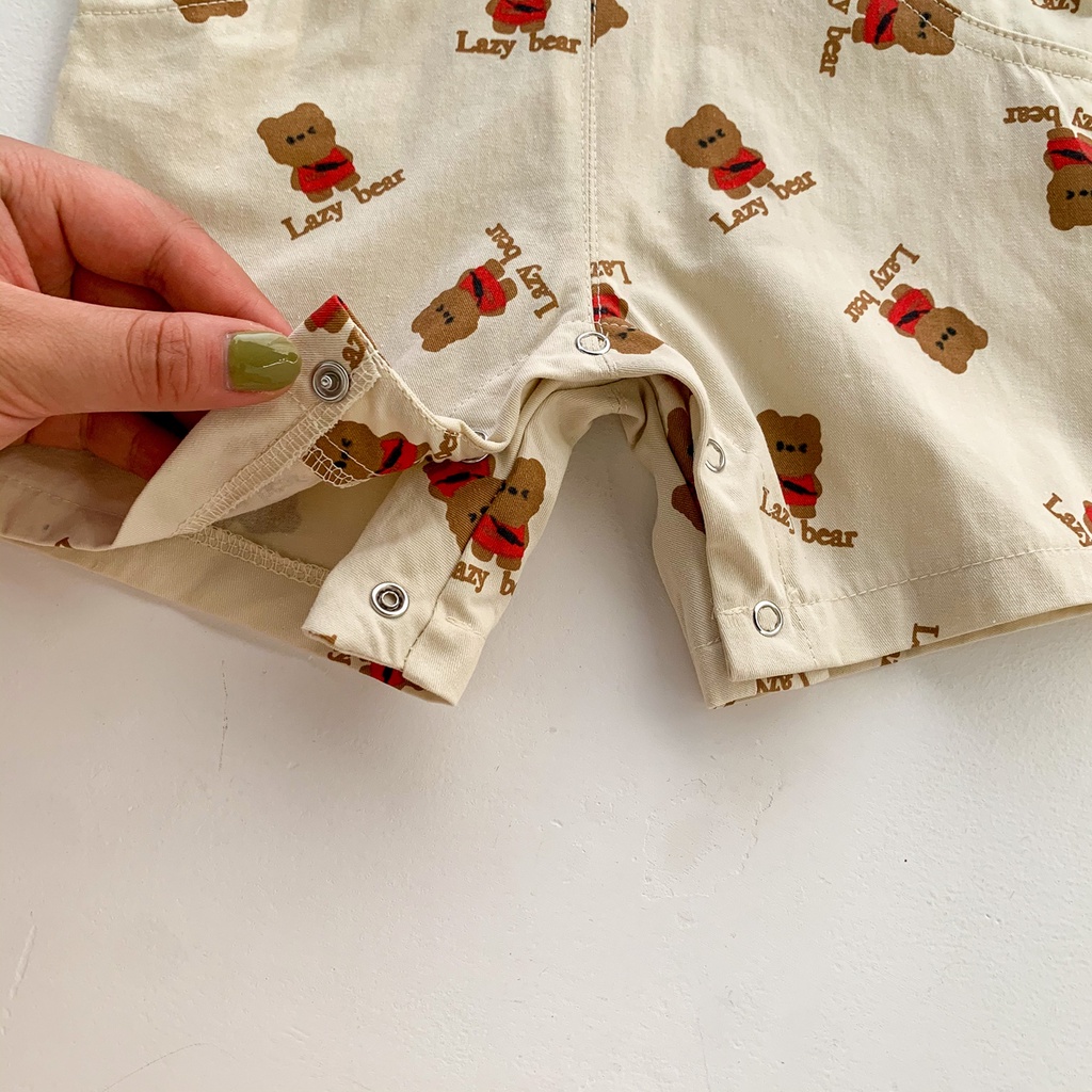 Áo liền quần có cổ bẻ in hình chú gấu dành cho bé trai