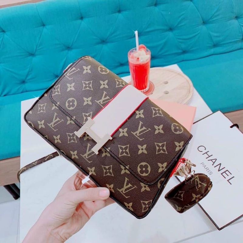 kẹp nách lv khoá H | BigBuy360 - bigbuy360.vn