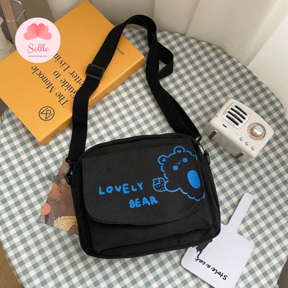 Túi canvas đeo chéo vai nữ đi học nhiều ngăn in hình Gấu đáng yêu đen trắng Sollle