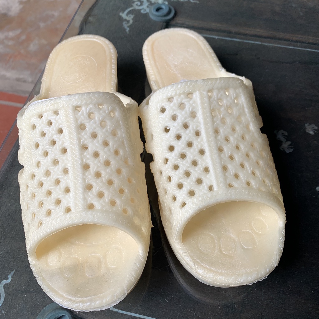 Sỉ dép tổ ong nhựa nguyên chất bền, mềm dẻo- dép dày dặn, in chân