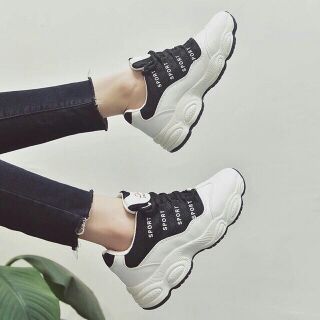 Giày thể thao chữ short