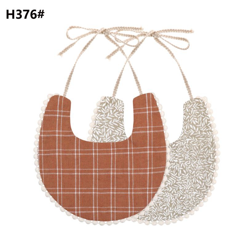 Yếm ăn có viền ren xinh xắn dành cho bé