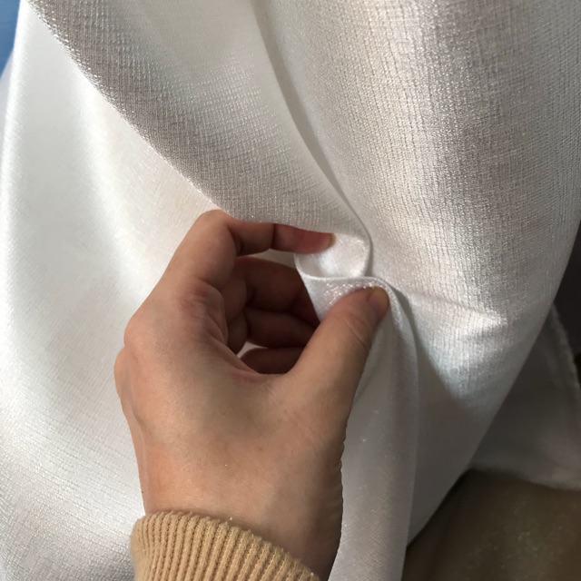 Giải mã chất vải tafta nhũ - Sự kết hợp tinh tế giữ cổ điển và hiện đại