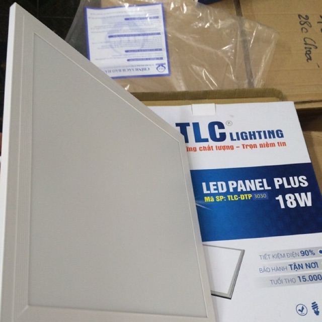Đèn Panel 300x300mm công suất 18W 90 chip LED sơn tĩnh điên